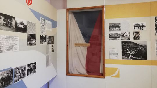 Československá zástava v múzeu v Sklabini.