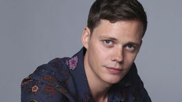 Ako vraždiaci klaun v uliciach! Je to metafora herectva, tvrdí fešák Skarsgard