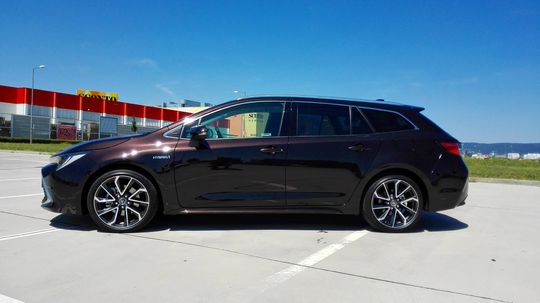 Toyota Corolla Touring Sports