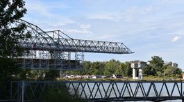 Šiesty most v Bratislave sa rozrastá, výsuvná skruž je už nad Dunajom