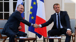 Macron odkázal Putinovi, že vidí Európu až po Vladivostok
