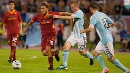 Keď Slovan dobyl Rím. Totti venoval Weissovi dres