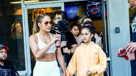 Päťdesiatnička s telom študentky! Lopez opäť ohúrila, stačili legínsy a krátky top