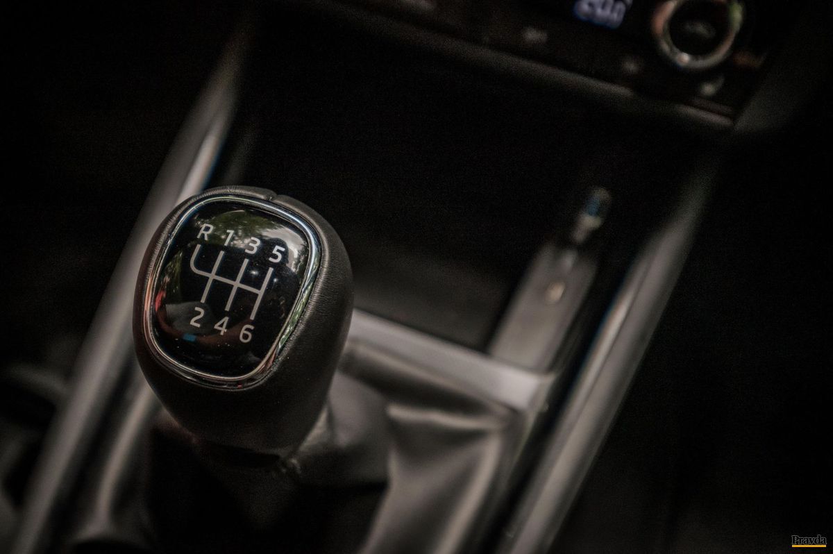 6-stupňová manuálna prevodovka má dlhšie...