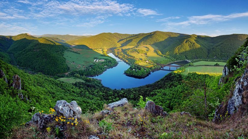 Ružín