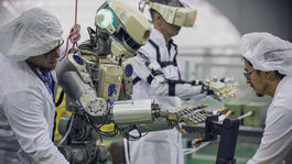 NAŽIVO: Na ISS letí vesmírna loď. 'Pilotuje' ju robot