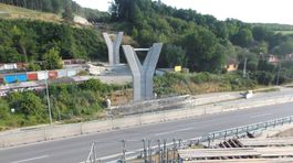 Diaľnica pri Prešove rastie do dĺžky, výšky aj hĺbky. Pozrite si video