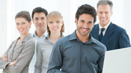 Zamestnanosť vlani klesla o 2 percenta, v ekonomike za rok ubudlo viac ako 50-tisíc pracujúcich