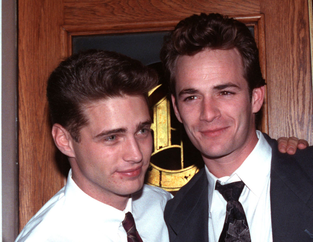 Jason Priestley (vľavo) a Luke Perry na zábere...