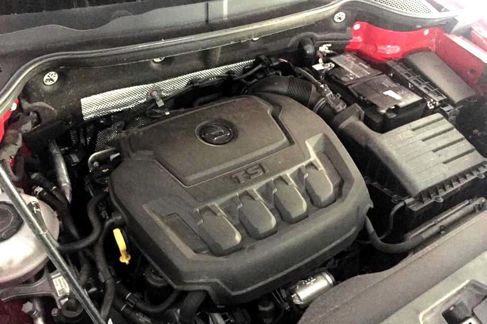 Benzínový dvojliter 2,0 TSI je síce atypickou...