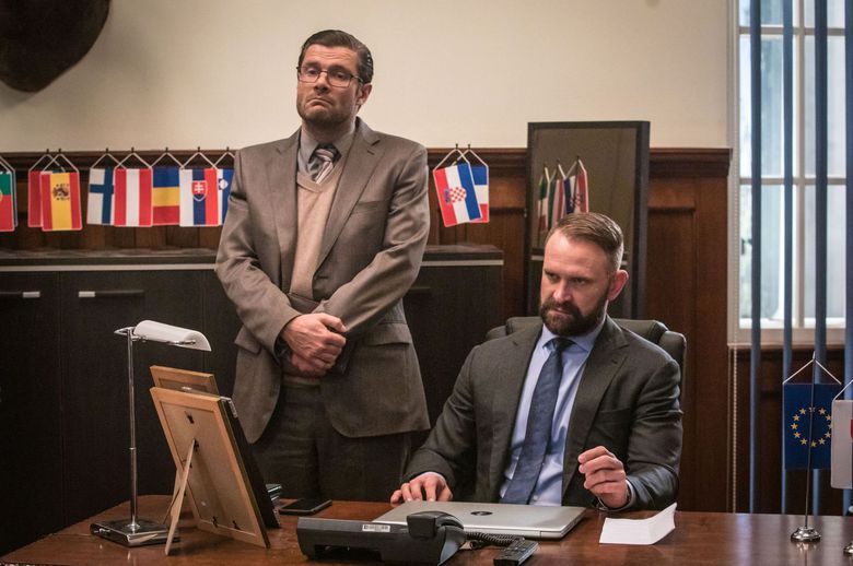 Ani v novej sérii dýcha na chrbát premiérovi...