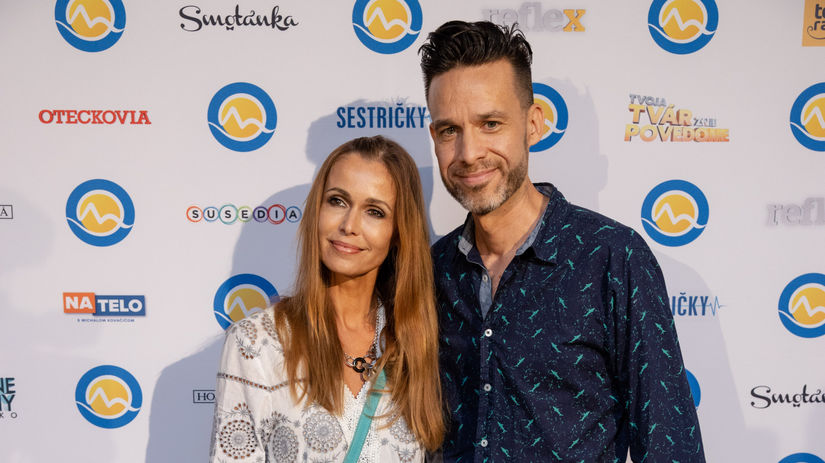 Moderátorka Lenka Šóošová a jej kolega Roman...