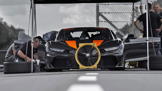 Bugatti Chiron - rýchlostný rekord 2019