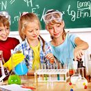 KVÍZ: Akú značku má kyslík, vie asi každý. Vzorec kyseliny sírovej už môže byť problém. Strašili vás písomky z chémie?