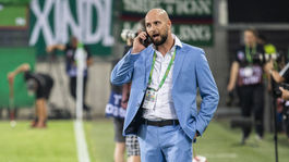 Kozákov synovec naložil Kmotríkovi. Takto to vyzerá, keď Slovan riadi šašo