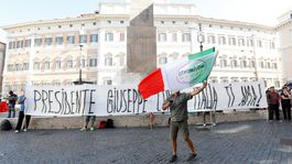 Členovia Hnutia piatich hviezd schválili v online hlasovaní novú vládu s PD