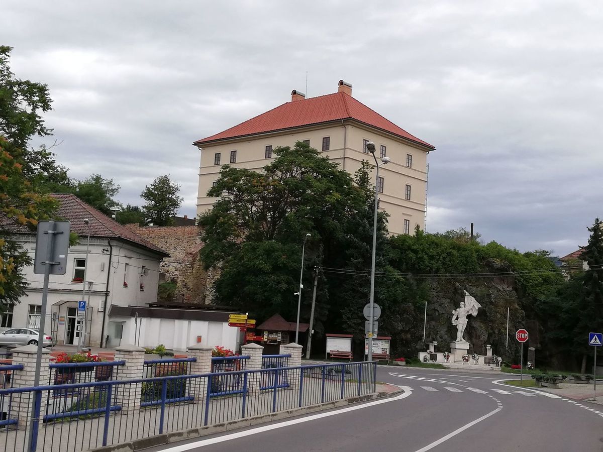 Kaštieľ v Žarnovici dnes.