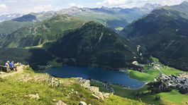 Ach, tie hory! A tie hrady! Davos milujú aj Gates, Stone, Trump či Vox