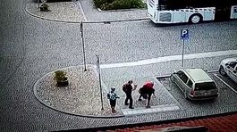 Verejnosť proti násiliu: Muž barlou vyplatil agresora a ochránil ženu