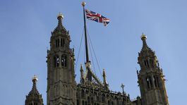 Snemovňa lordov schválila návrh zákona zakazujúci tvrdý brexit 