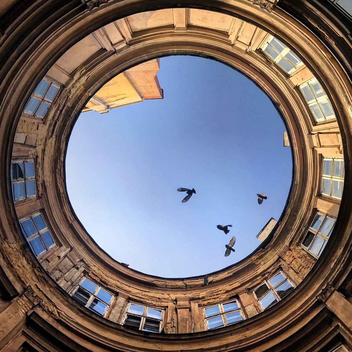 Dvor s kruhovým pôdorysom v meštianskom dome na...