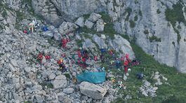 Záchranári vyniesli z poľskej jaskyne mŕtvych speleológov