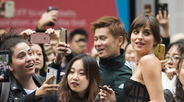 Nádherná Dakota Johnson v róbe ako pre princeznú! Všetky oči na ňu