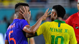 Ronaldo na dostrel. Neymar oslávil návrat gólom a zachránil Brazíliu pred prehrou