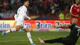 Messi, Messi, pokrikovali Srbi na Ronalda. Vrátil im to víťazným gólom