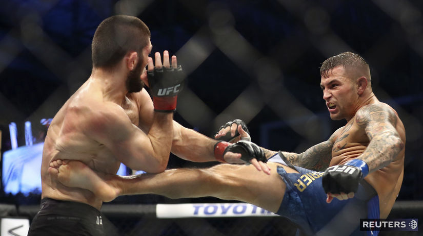 Chabib Nurmagomedov (v čiernom) vs. Dustin...