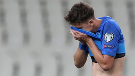 Gréci senzačne zaváhali s trpaslíkom, Ramos vyrovnal rekord Casillasa