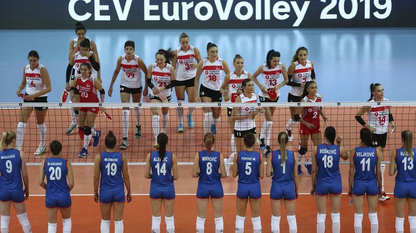 Volejbalistky Srbska a Turecka pred finále ME.