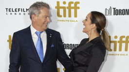 Tento slávny pár by ste pri Harrym a Meghan nečakali... poznajú sa od strednej!