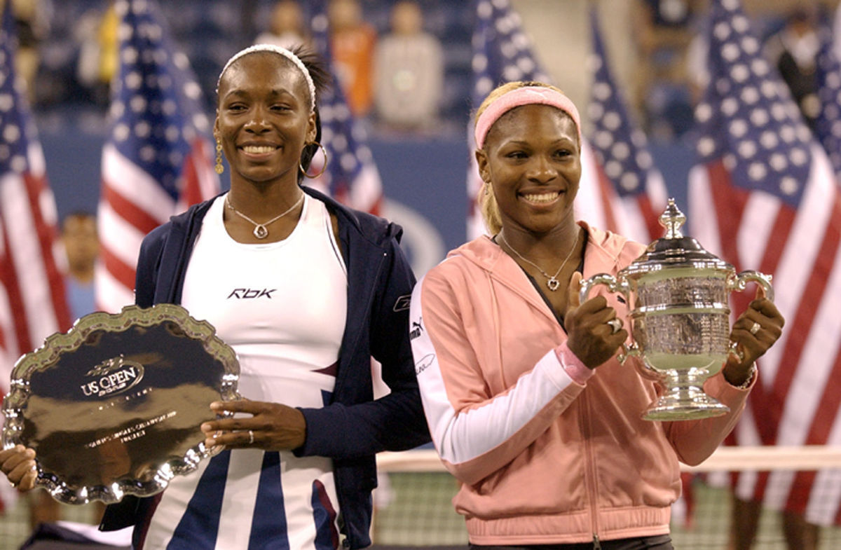 Američanky Serena a Venus Williamsové po finále...