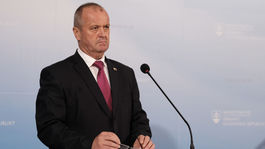 Minister obrany Gajdoš je pripravený obhájiť armádne nákupy