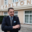 hotel Carlton, Róbert Tóth