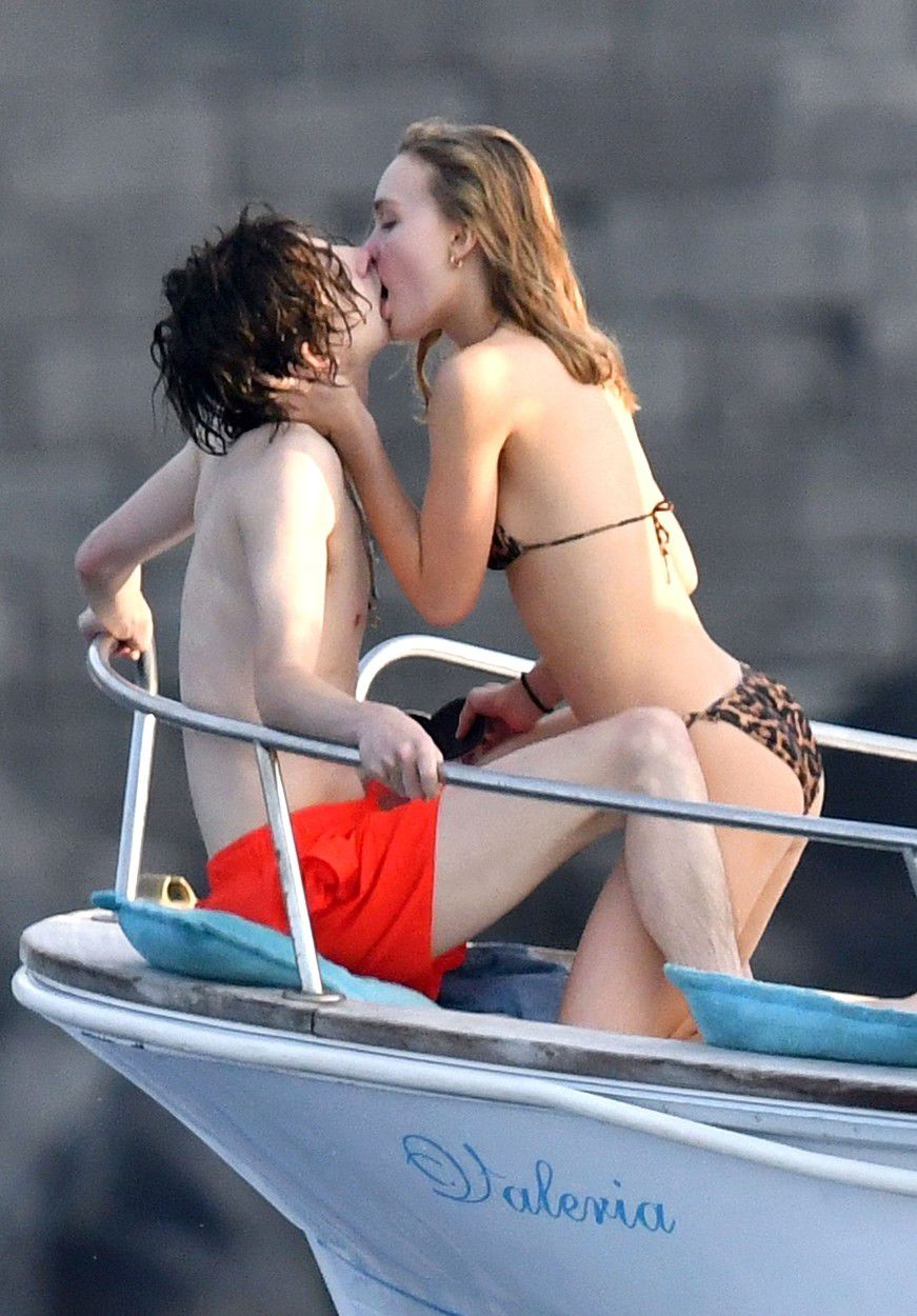 Herecký pár Lily Rose Depp a Timotheé Chalamet...
