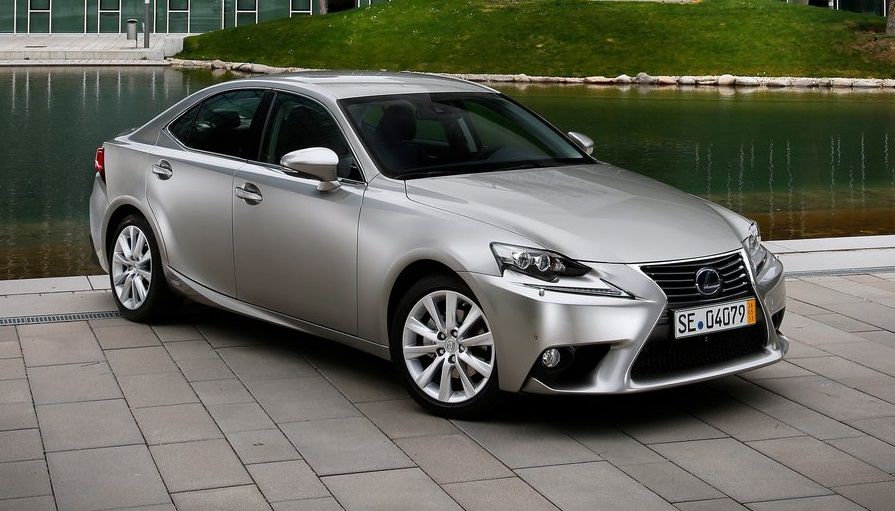 6. Lexus IS (2013-súčasnosť)
