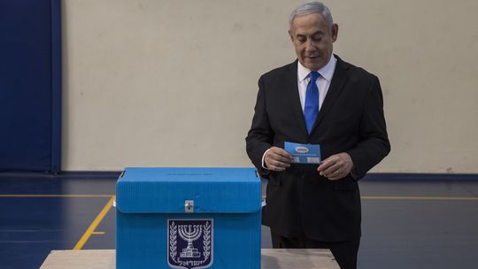 Netanjahu čaká na výsledky volieb, chcel by zostaviť silnú sionistickú vládu