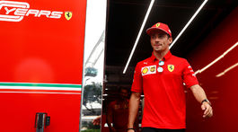 Leclerc je pred útokom na hetrik opatrný. Singapur by mal zmazať výhodu Ferrari