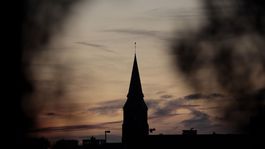 Historická katedrála doprostred lode nainštalovala kĺzačku s vyhliadkovou plošinou