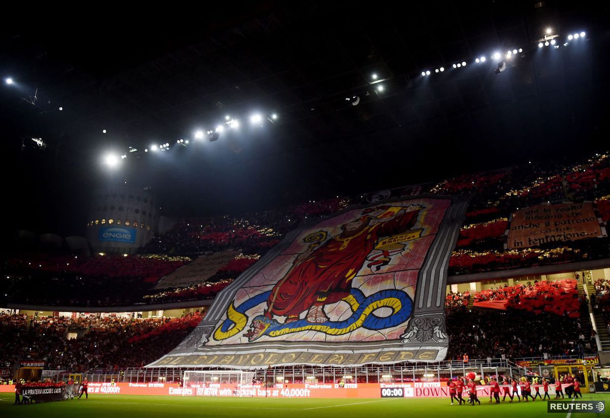 Fanúšikovia sa na milánske derby patrične...