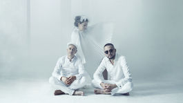 Ticho lieči. Hudba tiež. A hudba o tichu dvojnásobne