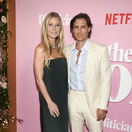 Herečka Gwyneth Paltrow a jej manžel Brad Falchuk vyzerali na premiére filmu The Politician naozaj zamilovane. 