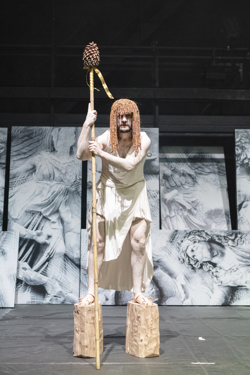 Herec Daniel Fischer  je za postavu Dionýza v...