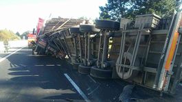 Na severnej D1 došlo k nehode, neprejazdné sú oba pruhy