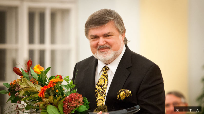 Operný spevák Peter Dvorský .
