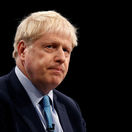 Johnson potichu pripúšťa odklad brexitu
