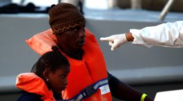 Grécko: Štáty EÚ odmietajúce prijať utečencov by mali čeliť sankciám