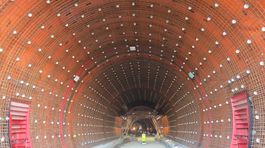 V tuneli Prešov už tvrdne betón